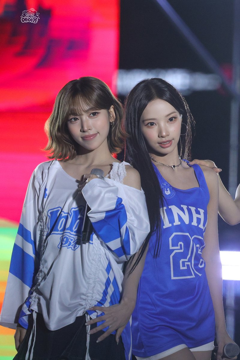 MayMon_G's tweet photo. 260918 인하대축제 원이,메이

#리센느 #RESCENE
#메이 #MAY 
#원이 #WONI https://t.co/daSxJIgzQy