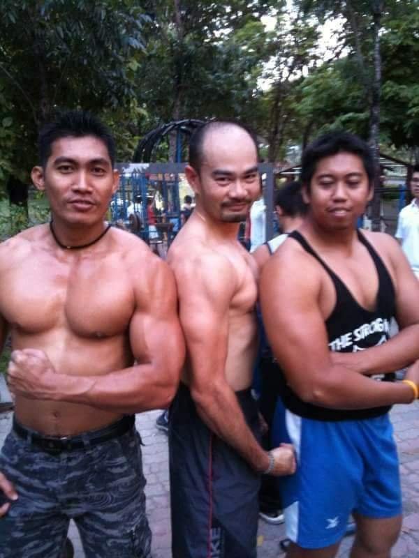 RithNxng's tweet photo. สมัย พ่อค้าโจ๊ก 30 + นมเป็นนม 55 https://t.co/SWsp49FzbB