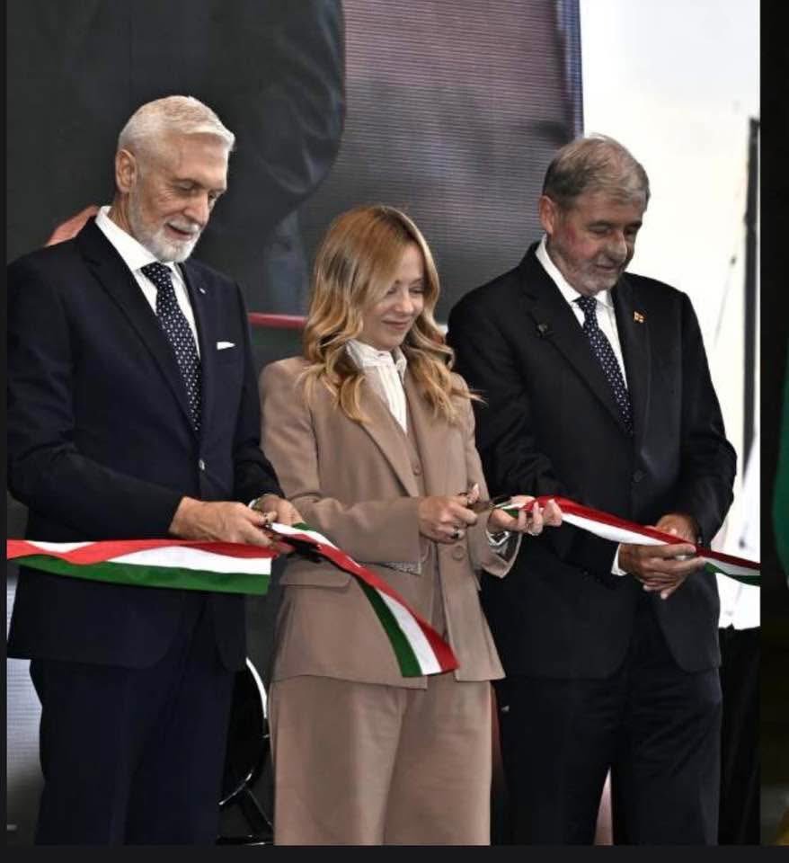 meltingmax's tweet photo. Inaugurazione Salone nautico di Genova vietata alla Sindaca Salis perché l'unica bionda deve essere lei.
Che piccola meschina donna, bieca e insicura. https://t.co/RKmgO73nSP