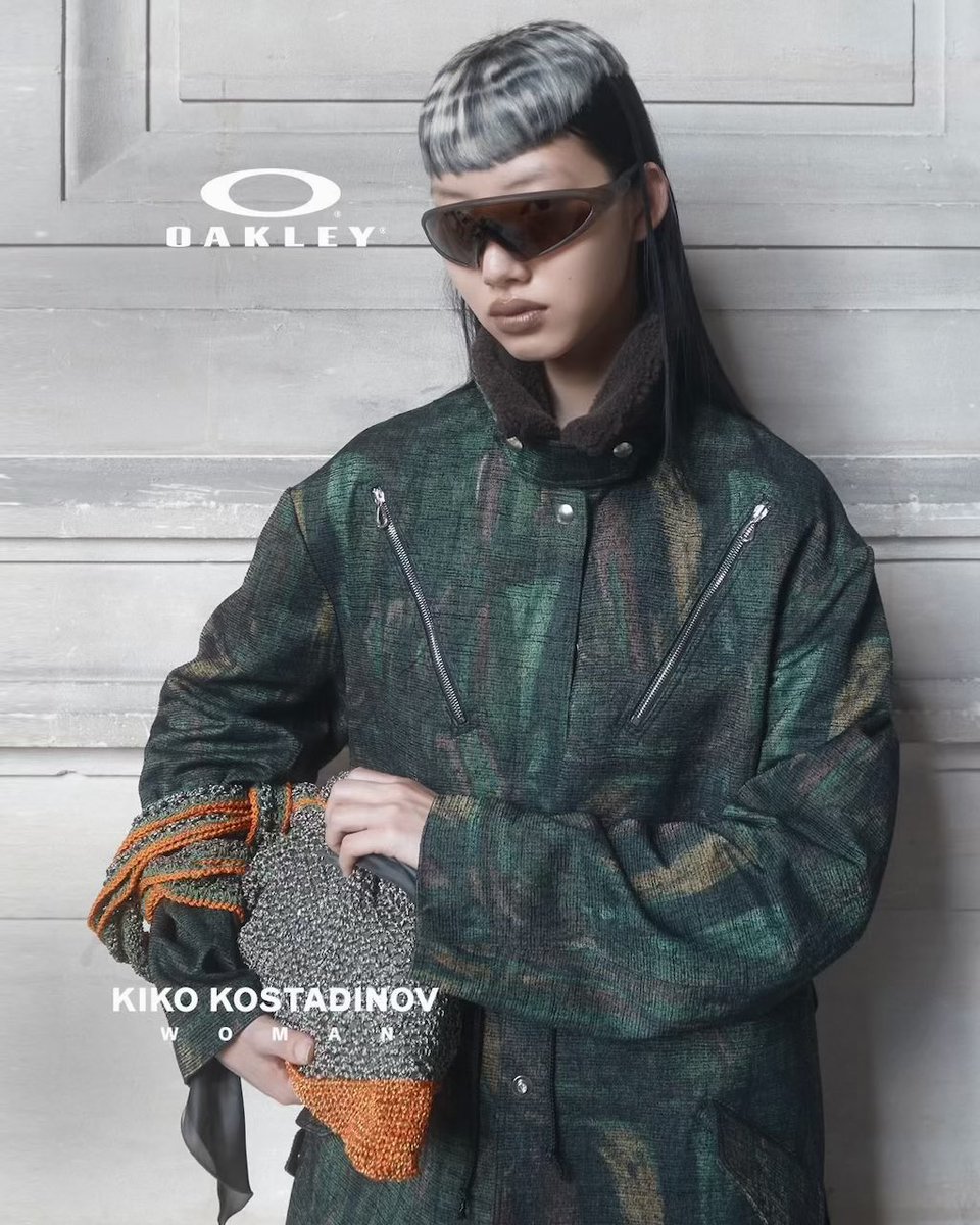 uptod4te's tweet photo. OAKLEY x Kiko Kostadinov ランウェイ発のコラボアイウェアが国内10月1日（木）／10月2日（金）より発売 【 オークリー キココスタディノフ 】
https://t.co/Mxgr1w2XZc https://t.co/qElZWjFwZV