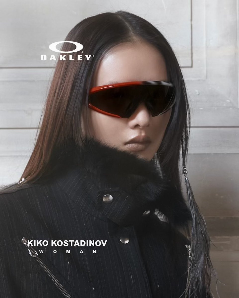 uptod4te's tweet photo. OAKLEY x Kiko Kostadinov ランウェイ発のコラボアイウェアが国内10月1日（木）／10月2日（金）より発売 【 オークリー キココスタディノフ 】
https://t.co/Mxgr1w2XZc https://t.co/qElZWjFwZV