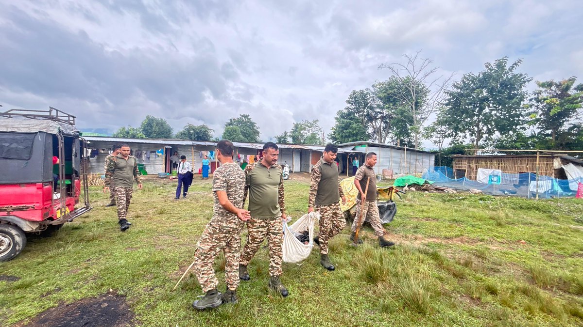 71BNCRPF's tweet photo. Swachhata Hi Seva Campaign 2026
C/71 conducted the “Swachhata Hi Seva Campaign 2026” under the theme “Ek Din, Ek Ghanta, Ek Saath” at Sport Ground along PGC Kumbhi Road.
#SHS2026
#SwachhataHiSeva2026
#MNSector
#Digrangeccpur
#SwachhBharatGov
#SwachhBharat
#MoHUA_India
#MoJSDDWS https://t.co/1B76YAMIHz