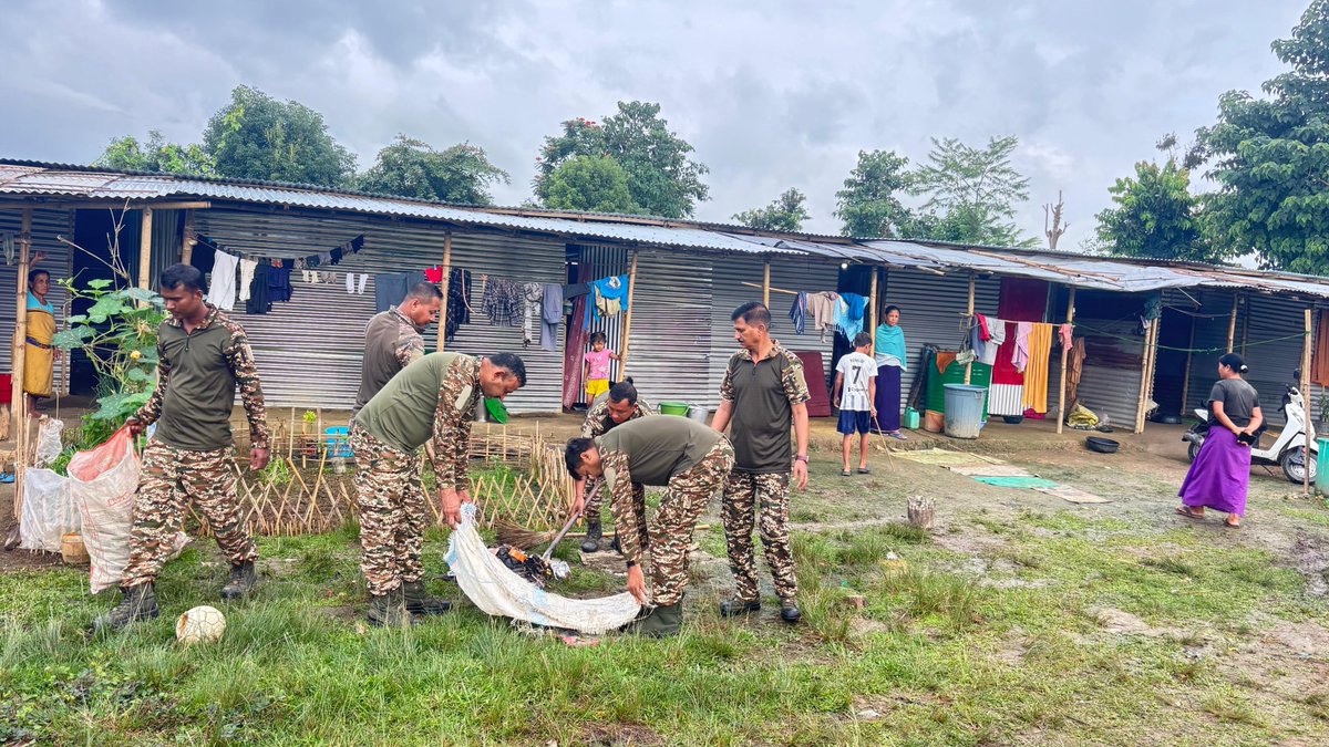 71BNCRPF's tweet photo. Swachhata Hi Seva Campaign 2026
C/71 conducted the “Swachhata Hi Seva Campaign 2026” under the theme “Ek Din, Ek Ghanta, Ek Saath” at Sport Ground along PGC Kumbhi Road.
#SHS2026
#SwachhataHiSeva2026
#MNSector
#Digrangeccpur
#SwachhBharatGov
#SwachhBharat
#MoHUA_India
#MoJSDDWS https://t.co/1B76YAMIHz