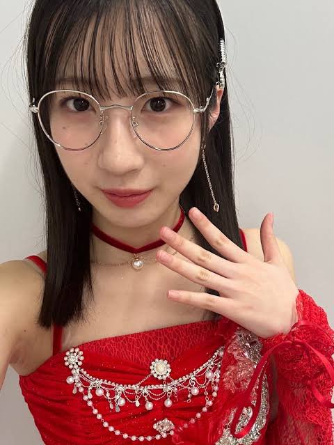 2zFmeEtqaqoBm9c's tweet photo. マジでどこかのメガネメーカーがスポンサーについて林仁愛モデルを売り出してCM起用してくれんかな。若年層に対する新時代のメガネ女子ロールモデルになれるポテンシャルはあると思うし、若い子供達に「メガネって実はオシャレなんだよ」ってポジティブなメッセージ与えられる存在になると思うんだが。

#林仁愛 #juicejuice