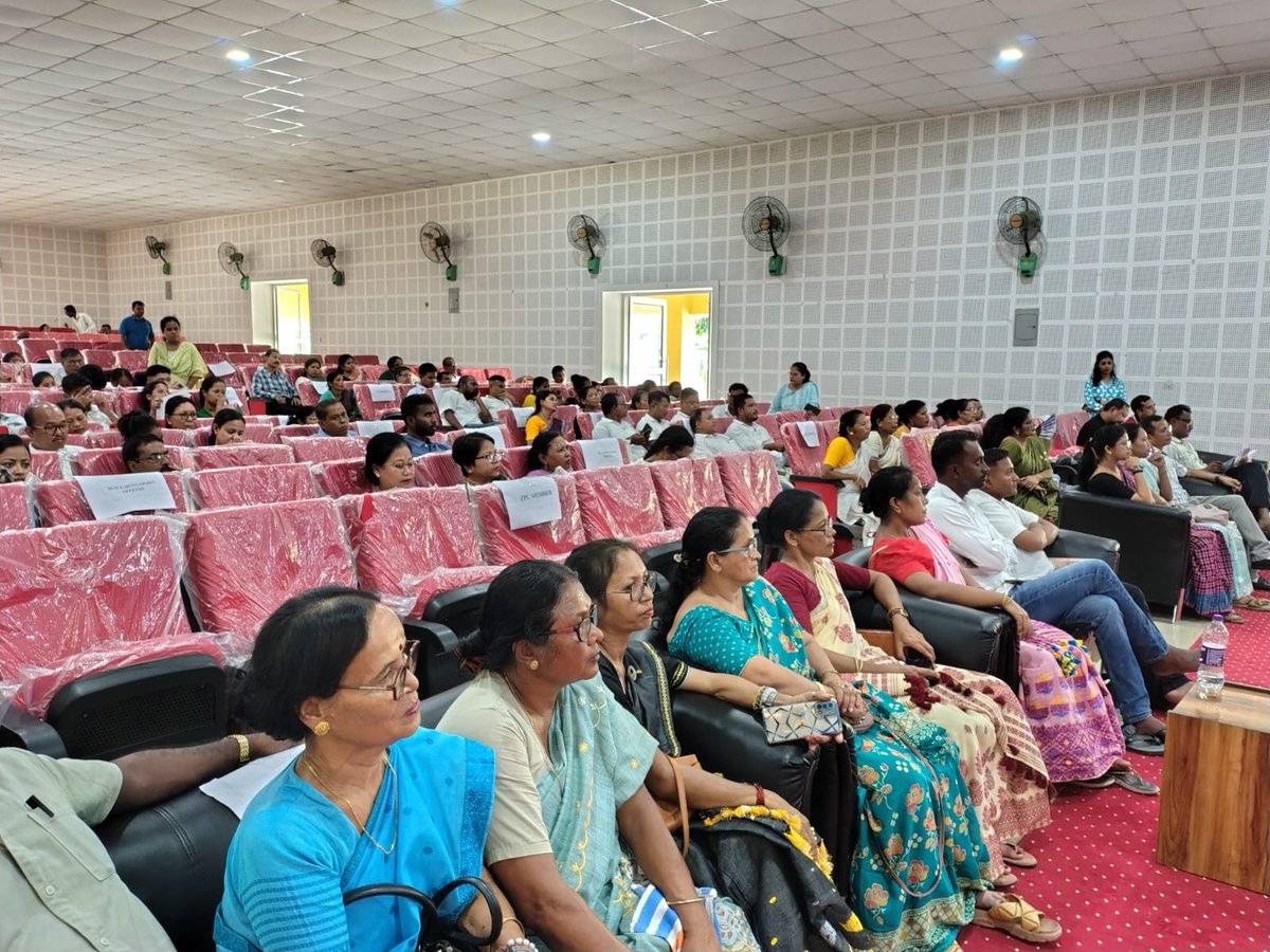 cprdassam's tweet photo. #PaanchSamelan is strengthening the foundation of a new era in rural development!

In Jorhat, PRI representatives, Gaonburhas &amp; block officials came together to understand the transition from MGNREGA to the new #VBGRAMG framework for effective grassroots implementation. https://t.co/VuFmgC6sAa