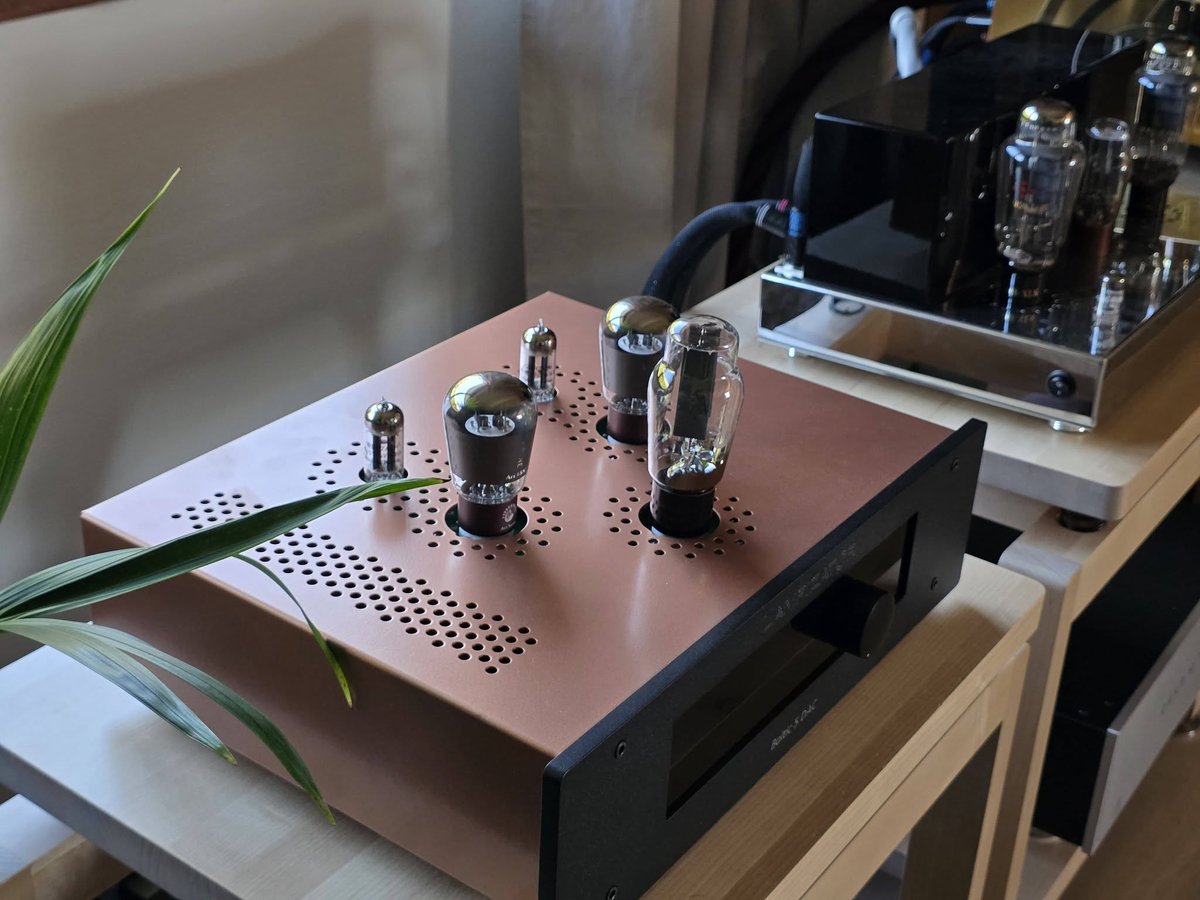 GpointAudio's tweet photo. Are you looking for a simple way to start your journey into tubes?

Look no longer; ask us for the @lampizator #Baltic 5 DAC,  a great place to begin. It brings the natural tone, timbre, texture and musical flow of tube-based digital, while keeping the system refreshingly simple. https://t.co/0lwWeNgKTC