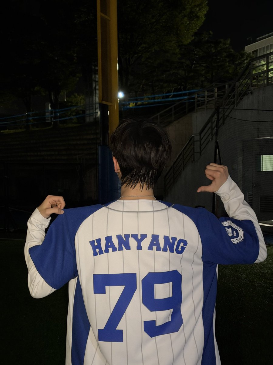 AHOF_official's tweet photo. 에리카🫶서정우
진짜 잘 노는 한양대 에리카 학우분들
감사합니다!! 다음에 또 만나요~!!

#AHOF #아홉
#JEONGWOO #서정우 https://t.co/fjAGc6qvYS