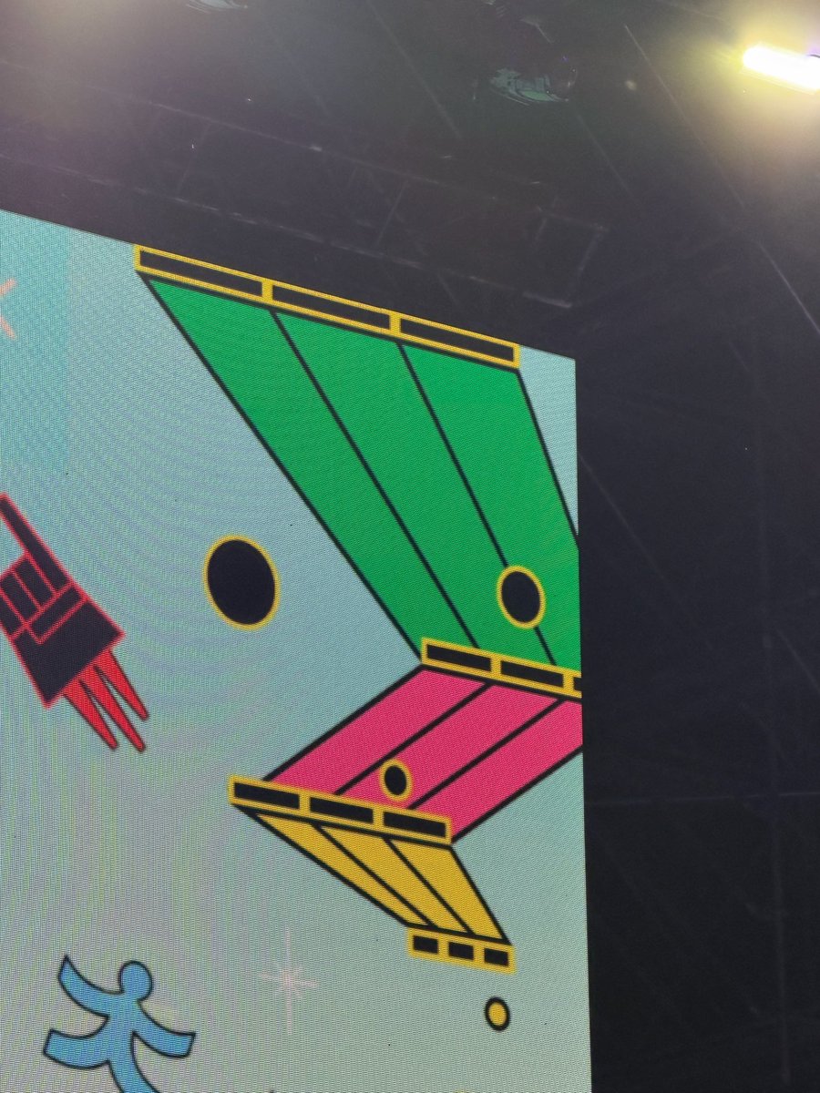 fromjubble's tweet photo. 261001 [💭] 10.30 PM

and i took this during the busan rock festival rehearsal

*📸

the zone for people doing rhythm games

slide note https://t.co/XQ3UeikQyb