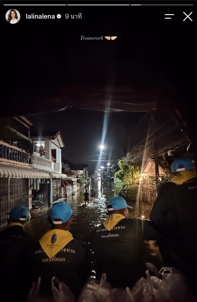 cozyblissy's tweet photo. วันก่อนโดนเลื่อนงานเลยนั่งเรือไปบริจาคของ ขนของ วันนี้เสร็จงานแล้วก็ไปช่วยพี่ทหารบริจาคของอีก พี่ลีน่าน่ารักอะ🥺😭 https://t.co/CC2nGZbKGE