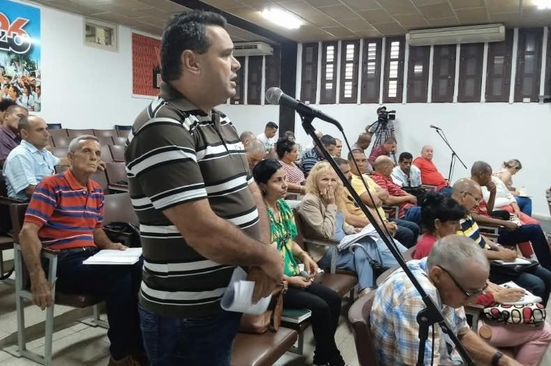CTC_ProvinciaSS's tweet photo. Evalúan implementación de las transformaciones económicas y sociales en #SanctiSpíritusEnMarcha. El análisis tuvo lugar durante el Pleno del Comité Provincial del Partido Comunista de Cuba. https://t.co/qbCbz0GjWq