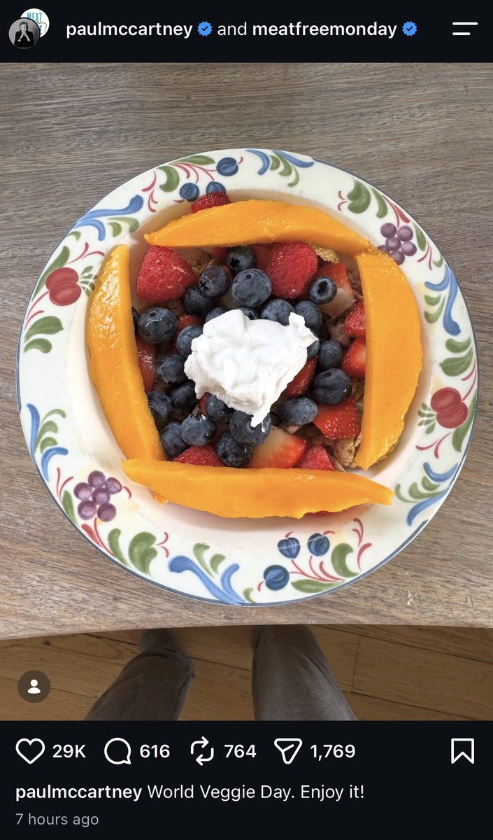 uhh_luc's tweet photo. “World Veggie Day” those are fruits Paul https://t.co/XAKFQ8e2sb