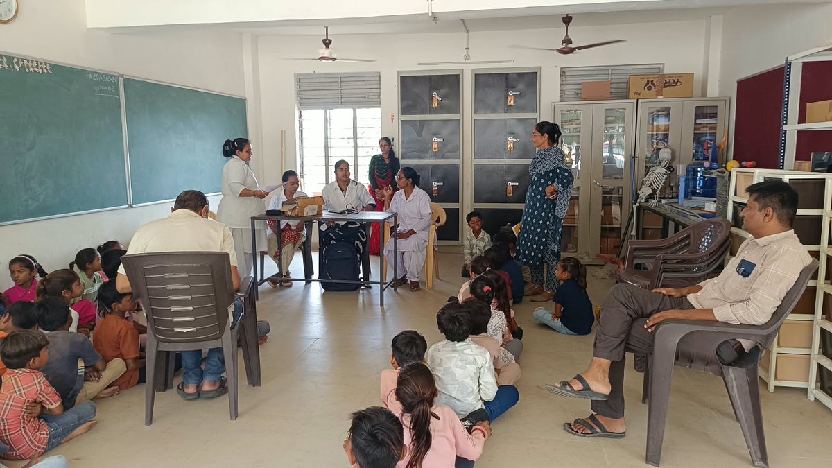 airnews_abad's tweet photo. #Gujarat #Surendranagar #Anemia #Chechup
એનિમિયા મુક્ત ભારત અને સેવા મેરા યોગદાન અંતર્ગત સુરેન્દ્રનગર જિલ્લામાં 1,43,517 જેટલા લાભાર્થીઓની હિમોગ્લોબીન તપાસ કરવામાં આવી
#AIRPics : દિનેશ પરમાર https://t.co/NbaYR6wFNE