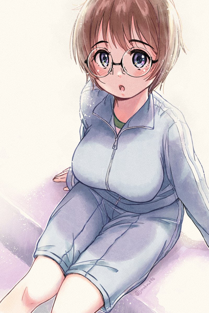 youkou396's tweet photo. 眼鏡っ娘×ジャージ×ふかふか：カラー
#眼鏡の日 #めがねの日 #メガネの日 https://t.co/yYI44cmA3z