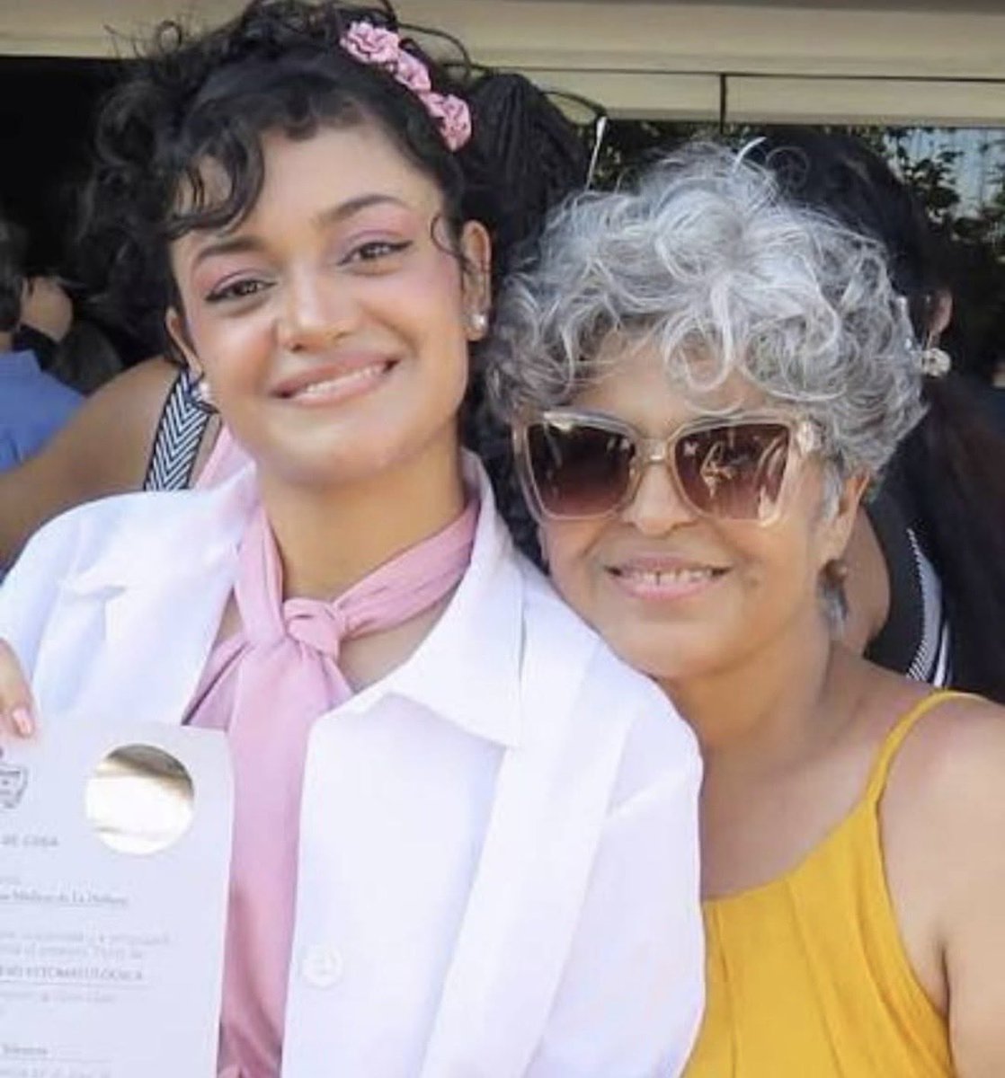 haydeemilanes's tweet photo. Todo mi apoyo para #AnnaBensi y su madre, quienes enfrentarán un juicio sin sentido,todo por haber sido consecuentes y haber denunciado pacíficamente la terrible e insostenible realidad q vive el pueblo cubano.
La justicia llegará a nuestra tierra.Yo tengo fé. 
#abajoladictadura https://t.co/DqeAnAvkzW