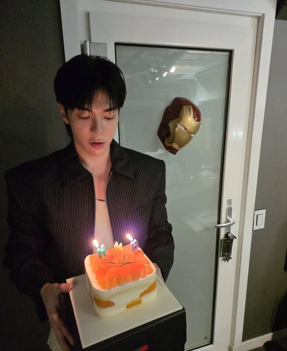 choikafe's tweet photo. HE FINALLY POSTED THEM😭 https://t.co/LxQY92kLI4