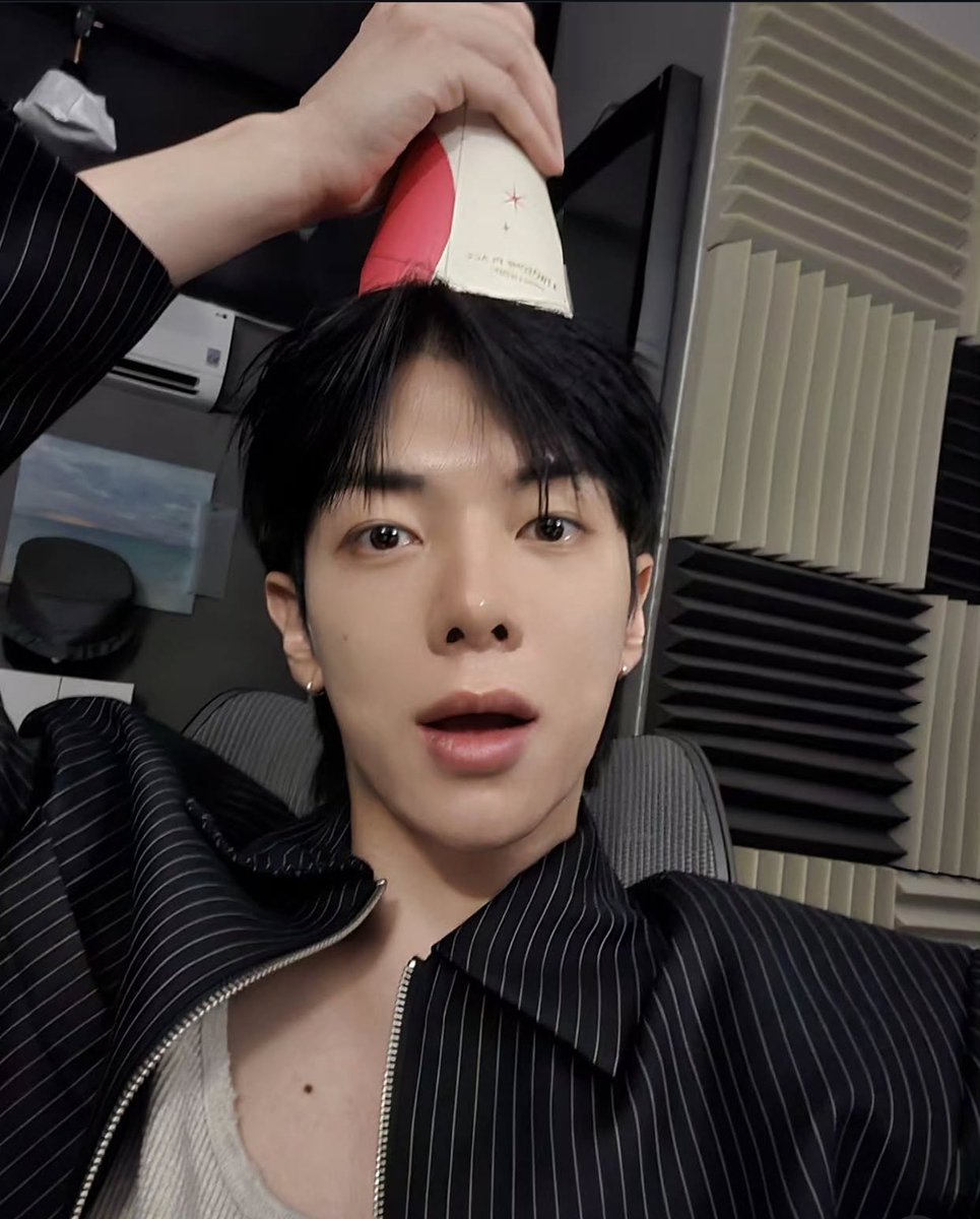choikafe's tweet photo. HE FINALLY POSTED THEM😭 https://t.co/LxQY92kLI4