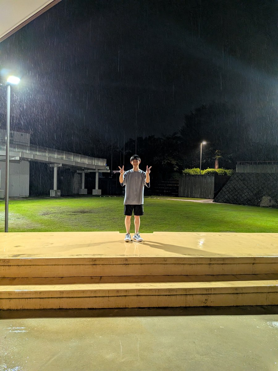 NU_poker's tweet photo. 大学合同合宿ありがとうございました！
様々な大学の人と交流できてとても楽しかったです✨✨
BBQしたり🍖🔥綱引きしたり🏃💨大雨の中花火したり、、🎇🎇
また次回も楽しみにしてます🤩 https://t.co/vSJg18l9Hb