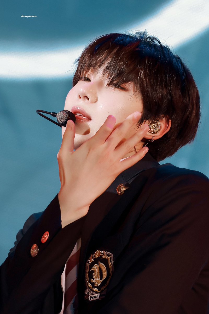 only_sunoo3's tweet photo. 아니 근데 말이 안돼.. 개 잘 생 겼 잖 아..
구미호야 내가 꼬리 9개인거 봤어… https://t.co/03Qe4DIpFn