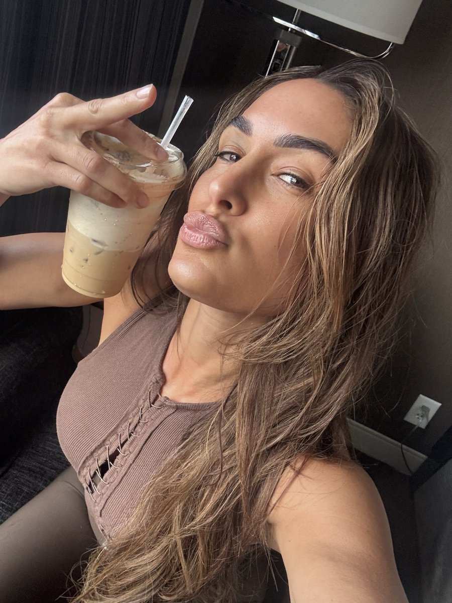 AFEARLESSBELL4's tweet photo. Who’s gonna be the lucky woman to turn Nikki into their slutty girlfriend..? https://t.co/HDcpnUYvtY