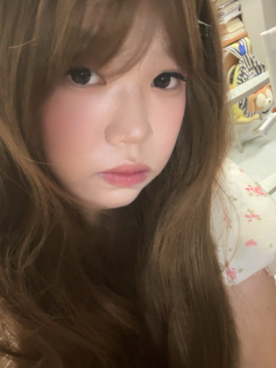 Pppozbun's tweet photo. 唉 能不能有个人真的一直爱着我呀 https://t.co/moycXYf7r9