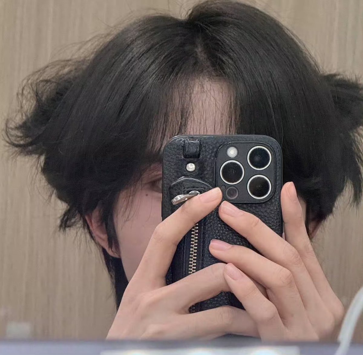 xiao_xingqiu's tweet photo. "Let everyone see my new hairstyle"  omg axing what did you do hahahhahh 🤣🤣🤣 https://t.co/HA6QGwptUt