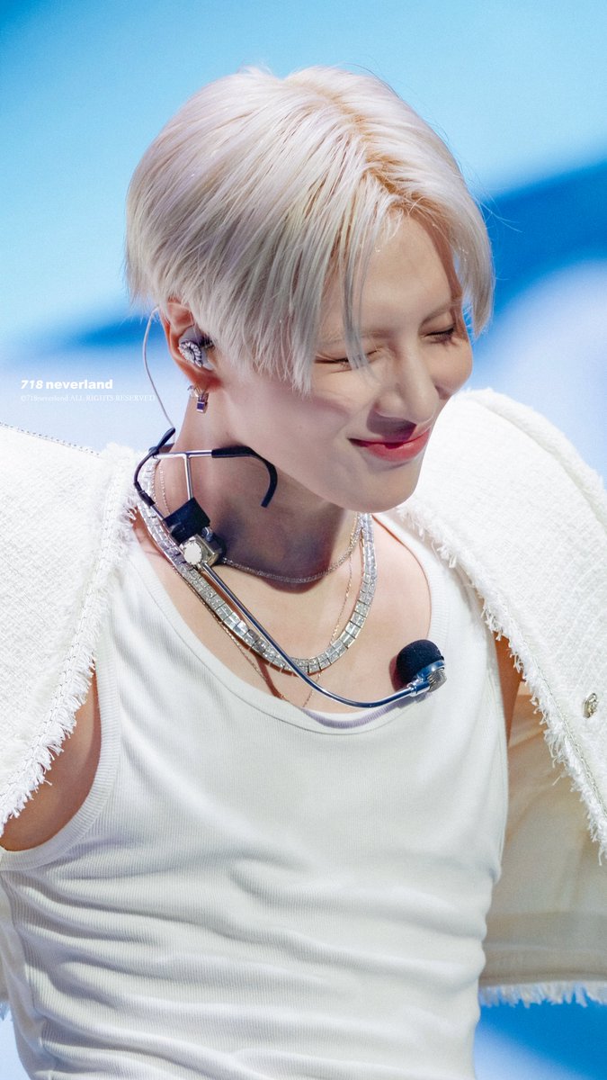 718neverland718's tweet photo. 260918 LiMiNaL day1📷

✨☺️✨😄✨😗✨

#태민 #TAEMIN #テミン #泰民 https://t.co/YS8au43p3S