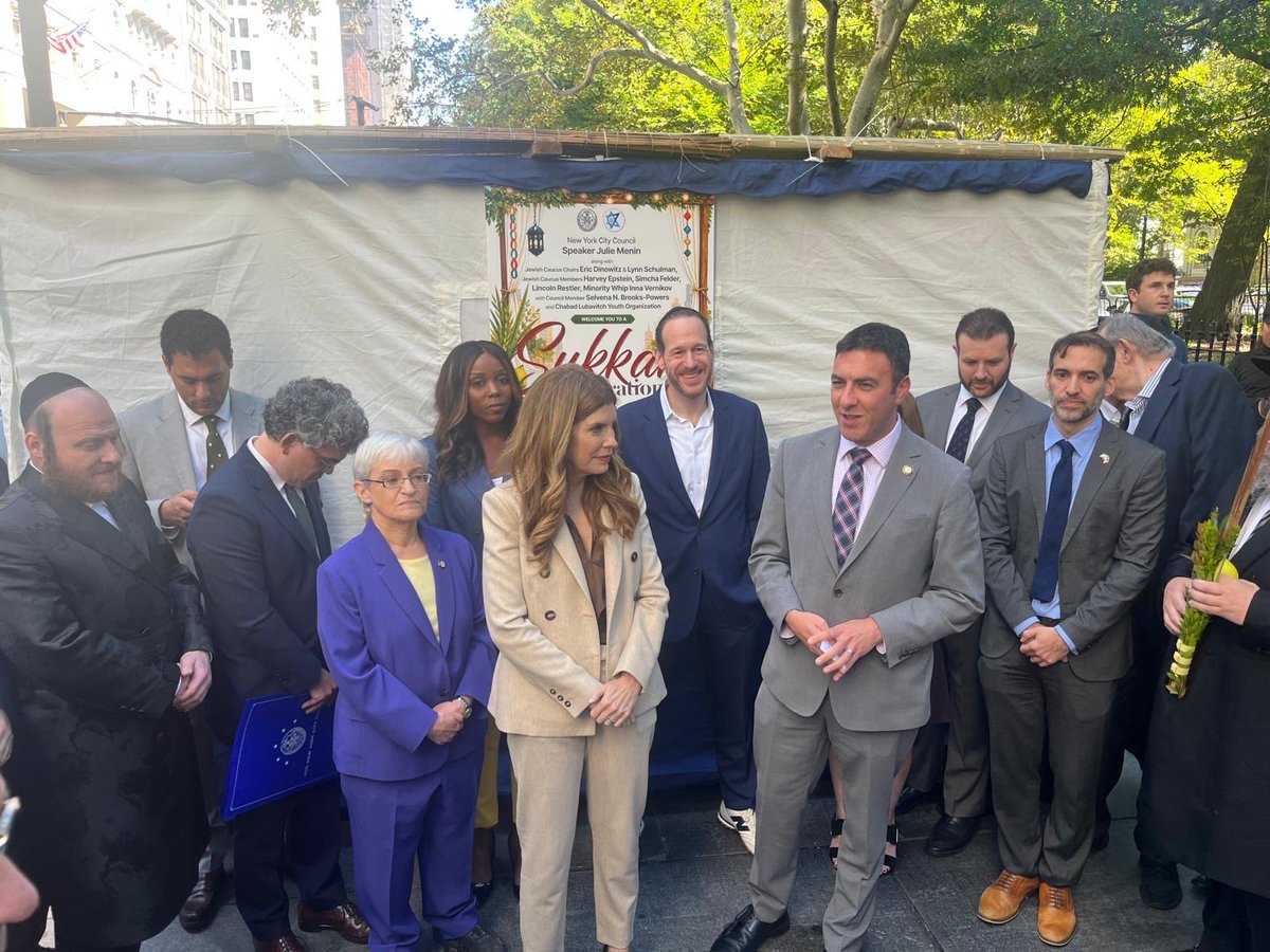 Honored to accept this proclamation on behalf of all our dedicated Shomrim volunteers. Thank you to @SpeakerMenin & @LincolnRestler for recognizing our work and for your continued support. Chag Sameach!