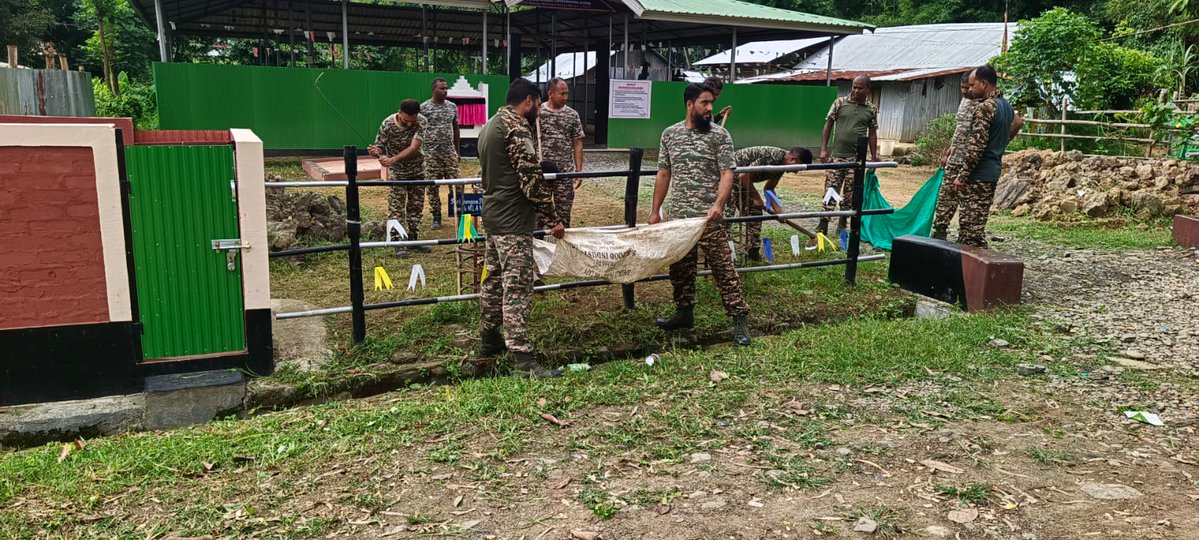 71BNCRPF's tweet photo. Swachhata Hi Seva Campaign 2026
A/71 conducted the “Swachhata Hi Seva Campaign 2026” under the theme “Ek Din, Ek Ghanta, Ek Saath” at Mandir complex Tronglobi.
#SHS2026
#SwachhataHiSeva2026
#MNSector
#Digrangeccpur
#SwachhBharatGov
#SwachhBharat
#MoHUA_India
#MoJSDDWS https://t.co/UcMUWcxFPu