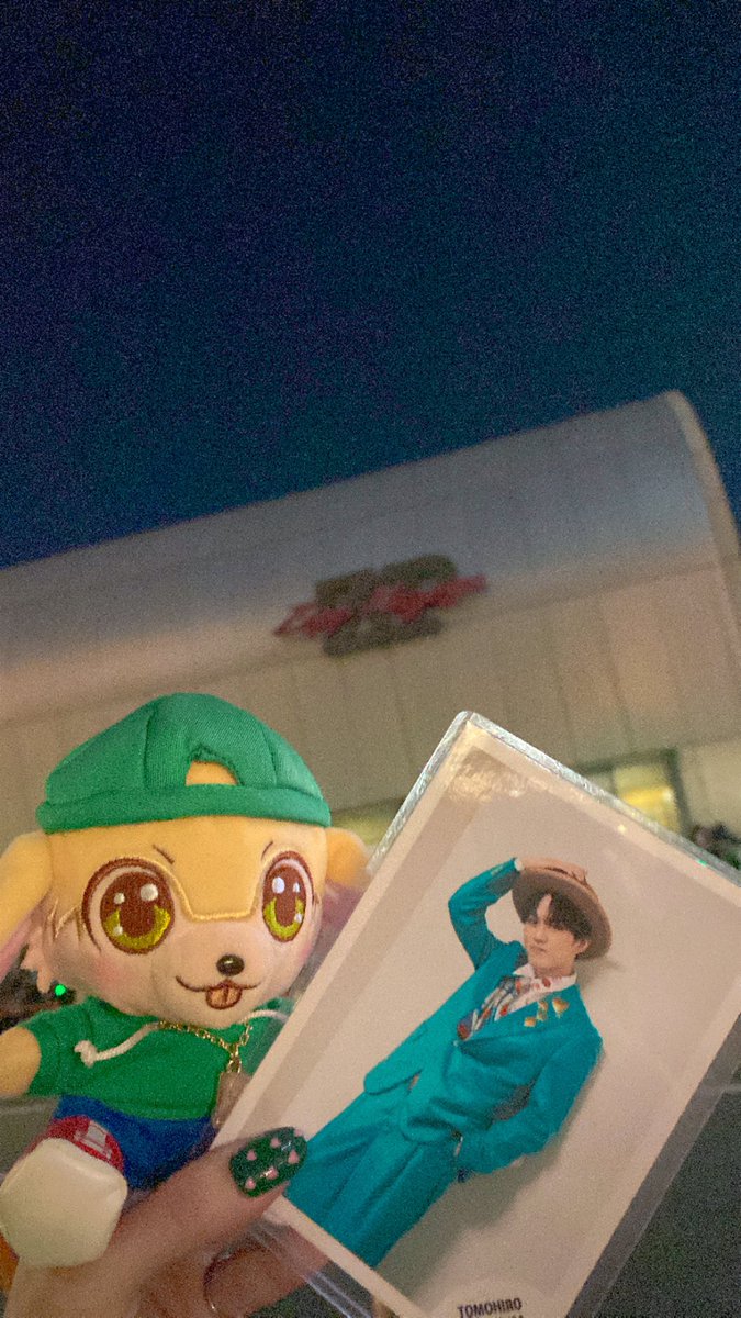 chibaibaaaa's tweet photo. Artist.神山智洋
初日を一緒に迎えました🍀︎

変わらずこれからも
じーおーでぃーのオタク
やらせていただきやす🫶

どうでもいいが、
もれなく１週間後歳とるんやけど
なんも届かないの悲し…笑
神ちゃんのホームビデオ見てたら
自分のもあるかなと思った今日w
33年前経ってあんなキレイにある？笑 https://t.co/lwFu71Ntu9