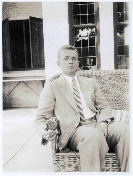 HistorySAZAR's tweet photo. Bram Fischer as a young man photographed at his parents’ home in Bloemfontein, c 1930s/40s. Fischer was a South African Lawyer, anti-apartheid activist &amp; communist who was sentenced to life imprisonment for his political activism. Source: National Museum https://t.co/l2N3IDcdTz