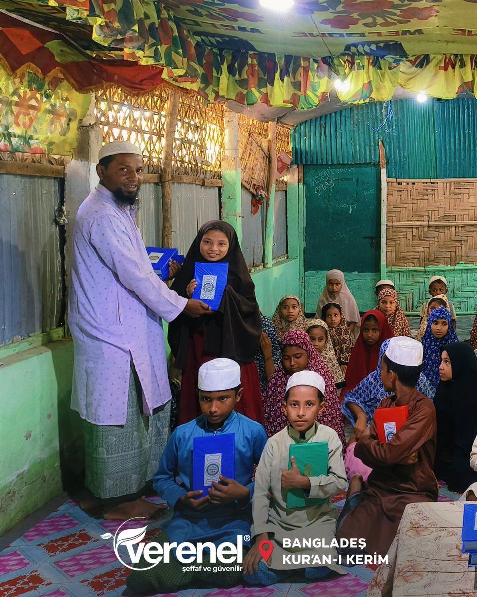 vereneldernegi's tweet photo. 📍 Bangladeş / Kur’an-ı Kerim Dağıtımı

Bangladeş’te Kur’an-ı Kerim’e ihtiyaç duyan kardeşlerimize Mushaf-ı Şerifleri ulaştırıyoruz. 

Bağışçılarımızın katkılarıyla gerçekleştirilen bu çalışma sayesinde Kur’an-ı Kerim’leri okuyacak gönüllere ulaşmanın mutluluğunu yaşıyoruz.

🌐 Online Bağış İçin: https://t.co/HzJ1XvgKOh

#VerenelDerneği #Bangladeş #KuranıKerim #İyilik #Dayanışma
