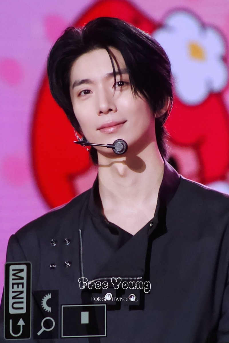 Freeyoung0511's tweet photo. 261001 

#SF9 #에스에프나인 #휘영 #HWIYOUNG #フィヨン @0_rbsl https://t.co/jaAYCogOVE