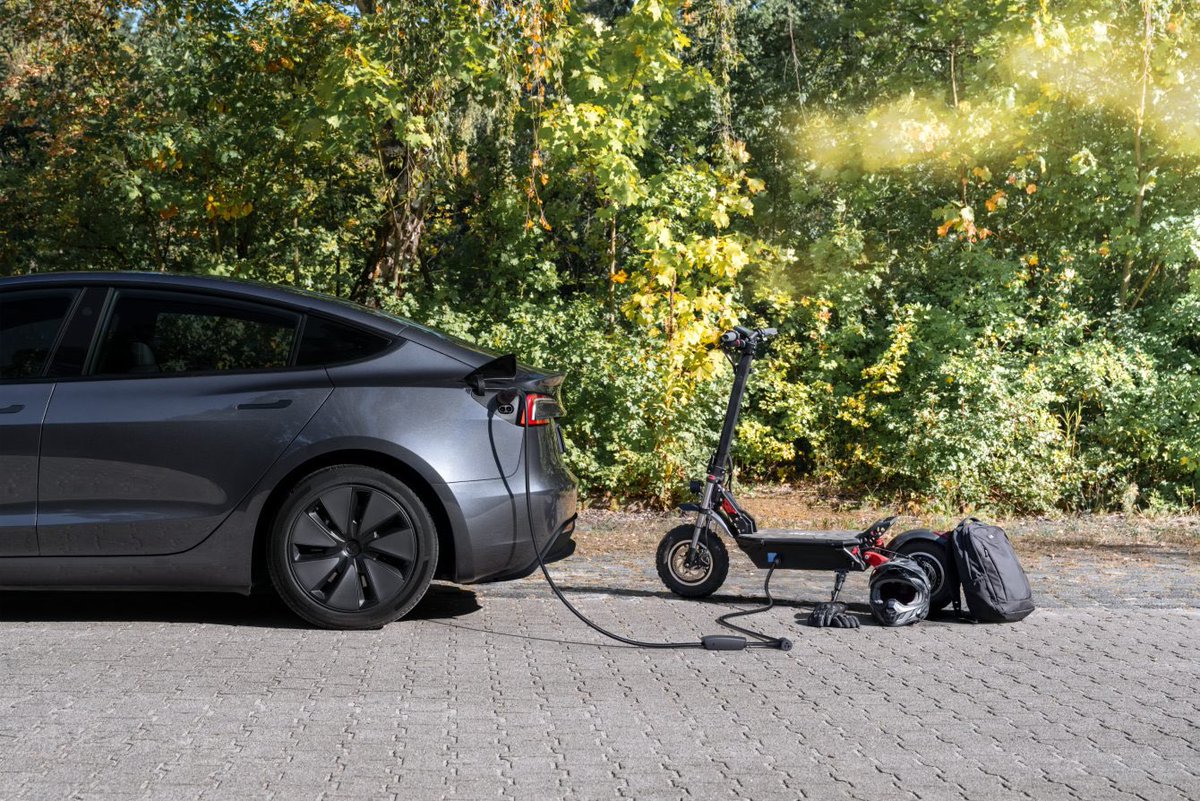 TheTeslaLife's tweet photo. #Tesla launches #Model3 Vehicle-to-Load #V2L and expands to all #ModelY trims starting at Giga Shanghai
https://t.co/Us5kW0FiFo https://t.co/7gwjOOFMNS