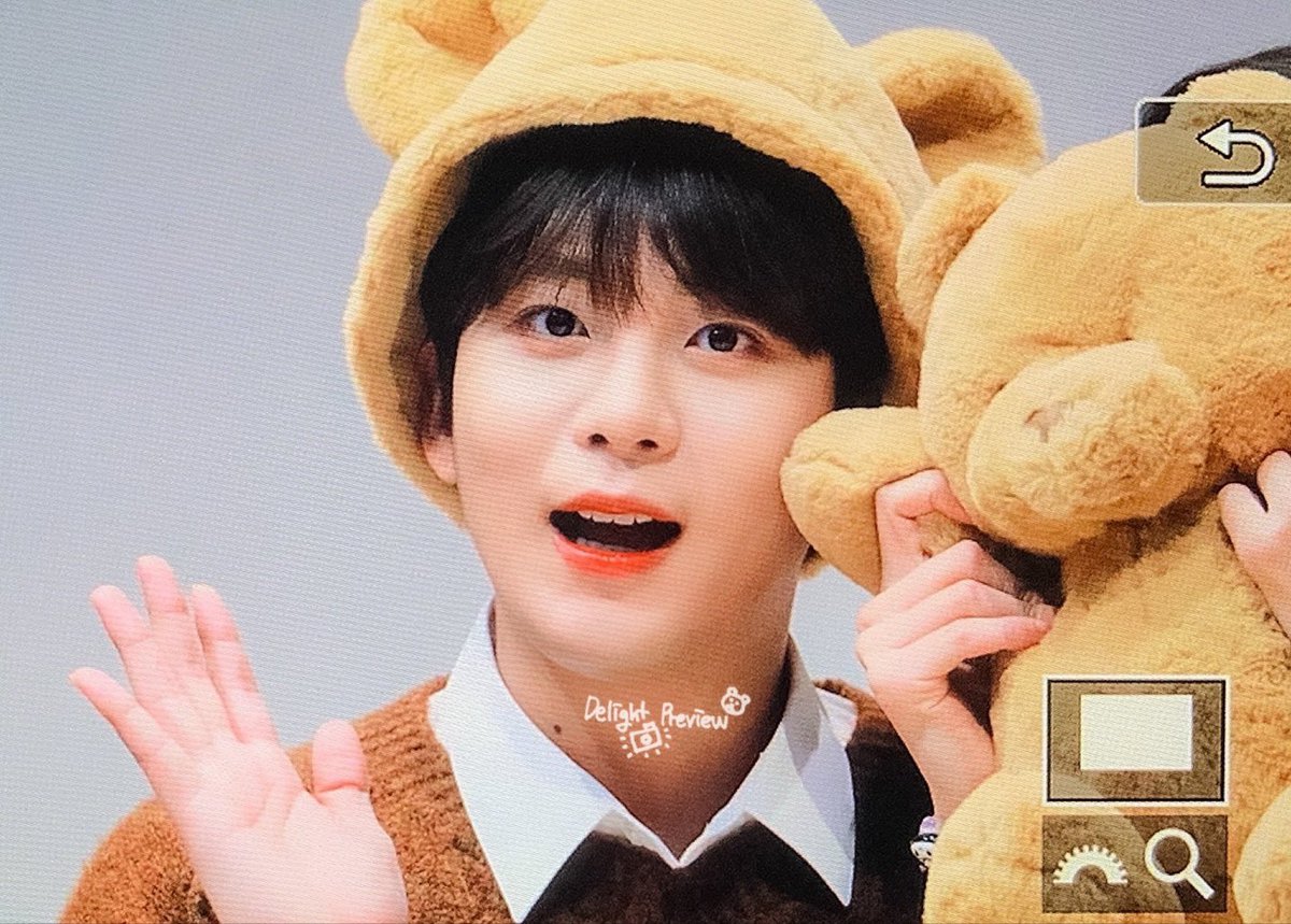 gomdori0___0's tweet photo. ⭐️ 이벤트 ⭐
안녕하세요 보곰입니다'ㅅ' 
종호와 티즈의 생일을 기념하여 제가 만든 굿즈를 두 분에게 보내드릴게요🫶  

상품 - 틴케이스+미니손거울+포카 5종+a
참여 - RT
당발 - 종호 생일날 21시 이후!

GS 반택으로 보내드려요!!
배송비 부담은 제가(* ´ ▽ ` *) https://t.co/0F2u0XGHmH