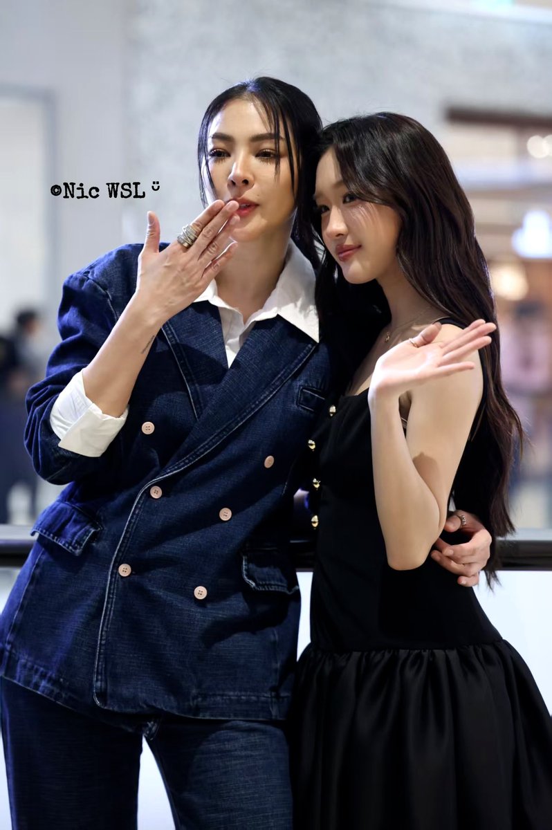 Nic__WSL's tweet photo. Give me a kiss 😘 goodbye

FAYEATOM BAZAAR ART MOMENTS
#BAZAARArtxFayeAtom
#FayePeraya #FayeAtom #AtomPariya https://t.co/yNZ2W1Ra2N