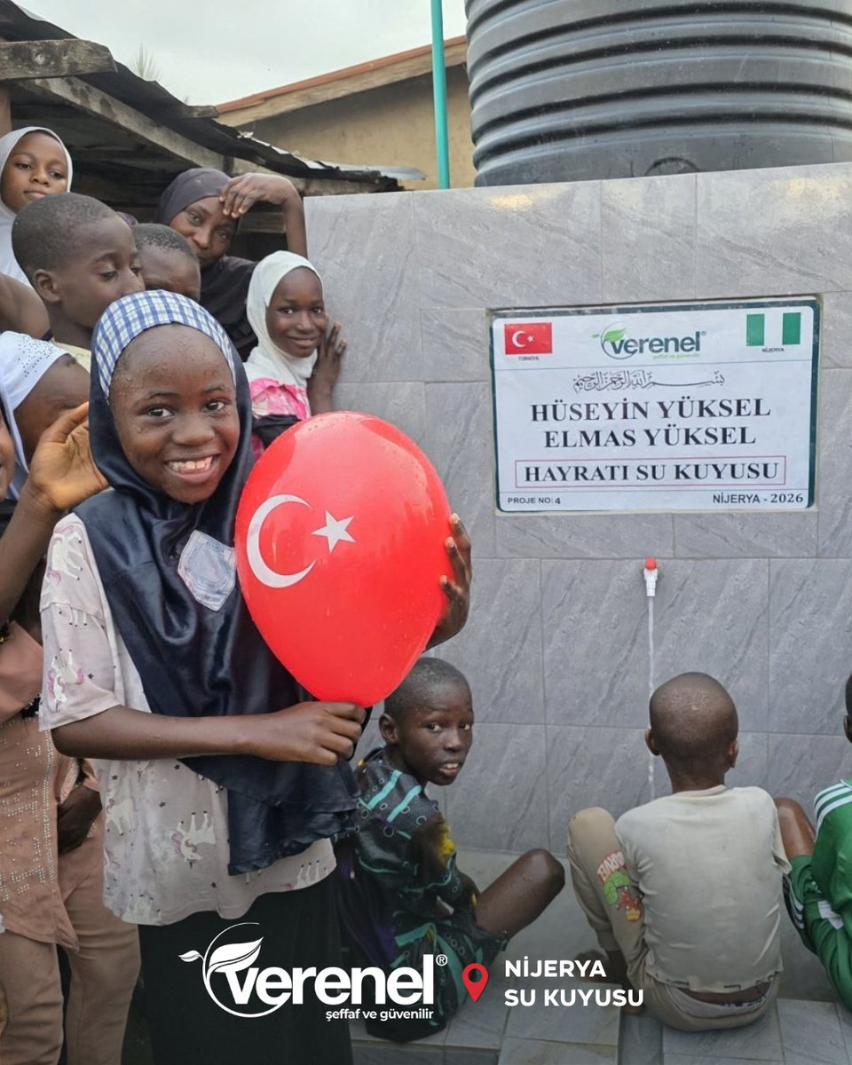 vereneldernegi's tweet photo. 📍 Nijerya / Su Kuyusu Açılışı

Bir kuyudan yükselen su, bir köyün günlük hayatına dokunan büyük bir değişimin başlangıcı olabilir.

Bir damla suya uzanan elleri çoğaltmak, yaşamın en temel ihtiyacını paylaşmak için çalışmalarımızı sürdürüyoruz. 💧

🌐 Online Bağış: https://t.co/oO84zMNpFC

#Verenel #SuKuyusu #TemizSu #SuYardımı #İyilik