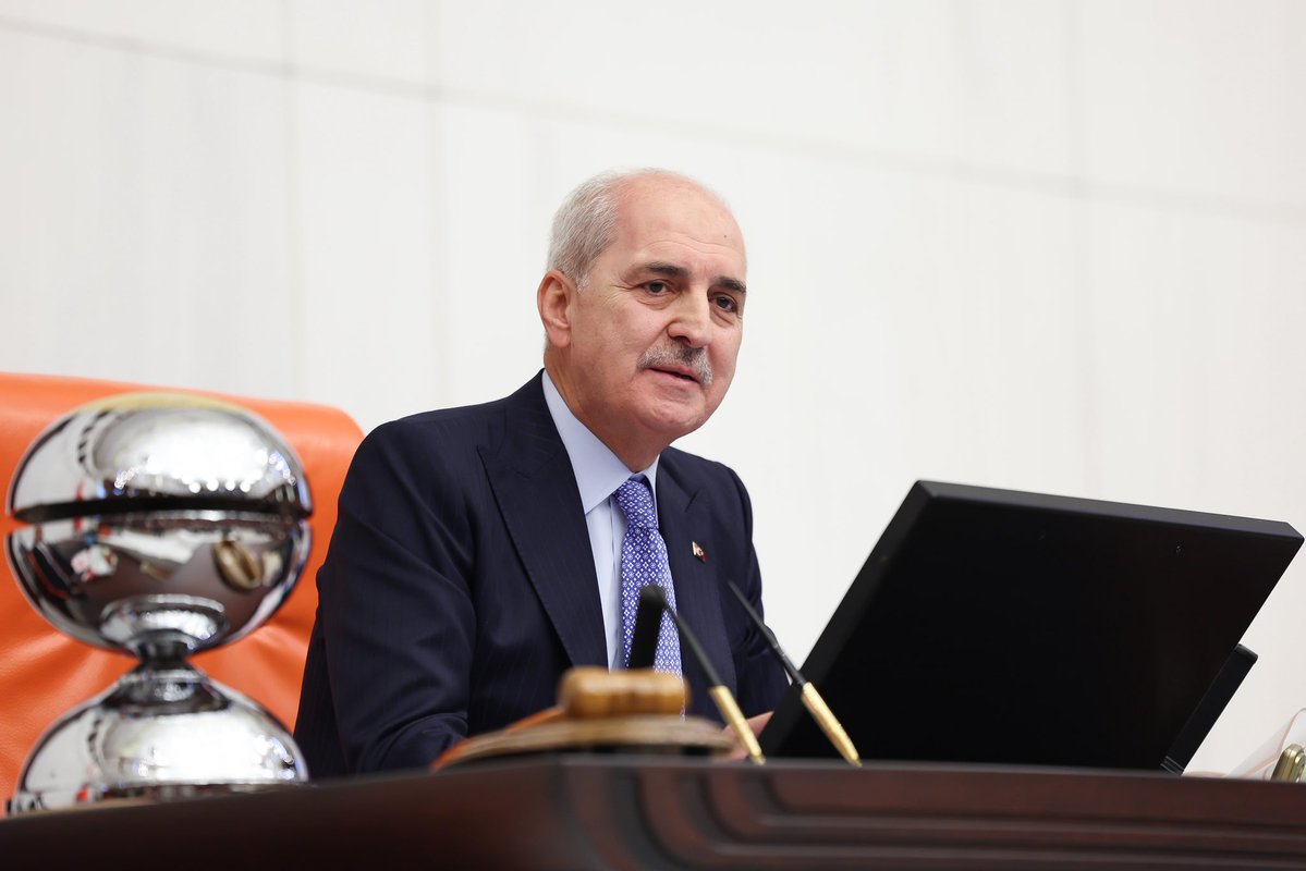 NumanKurtulmus's tweet photo. Türkiye Büyük Millet Meclisi 28. Dönem 5. Yasama Yılı Açılış Toplantımızı, Cumhurbaşkanımız Sayın Recep Tayyip Erdoğan’ın teşrifleriyle gerçekleştirdik.

Millî iradenin tecelligâhı Gazi Meclisimiz, milletimizin ortak değerlerini ve toplumsal bütünlüğümüzü önceleyen anlayışı ve millet iradesini güçlü şekilde yansıtan temsil gücüyle yeni yasama yılında da ülkemizin geleceği için kararlılıkla çalışmayı sürdürecektir.

Yeni çalışma yılının milletimize, bölgemize ve insanlığa hayırlar getirmesini temenni ediyor; üstlendiğimiz vazifeleri hakkıyla yerine getirmeyi ve ortaya koyacağımız çalışmaların ülkemizin huzuruna, refahına ve gelişmesine vesile olmasını Cenab-ı Hak’tan niyaz ediyorum.

Türkiye Büyük Millet Meclisimizin 28. Dönem 5. Yasama Yılı’nın hayırlı olmasını diliyor, tüm milletvekillerimize çalışmalarında üstün başarılar diliyorum.