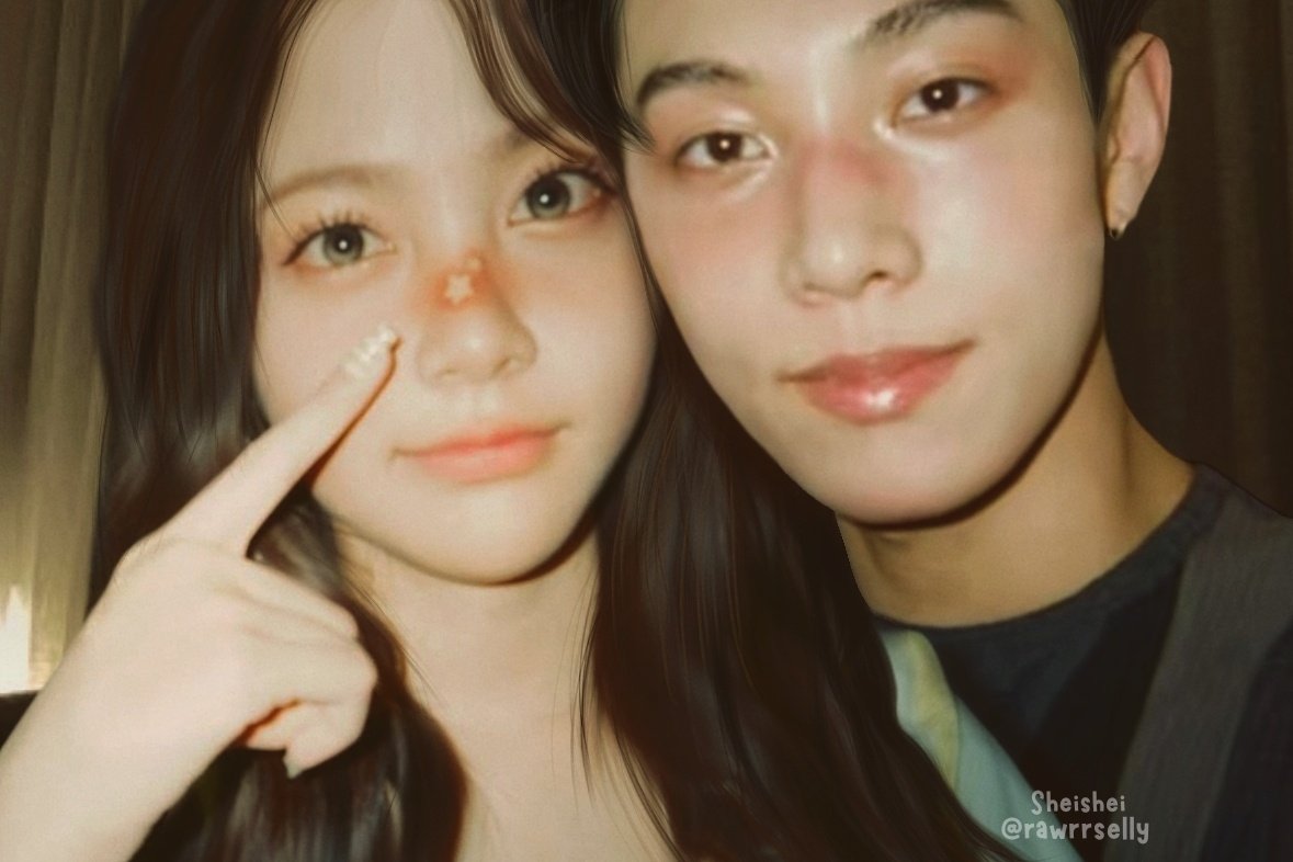 rawrrselly's tweet photo. disuruh si cantik pake blush on gemes gini mah si abang nurut-nurut aja... yang penting cintanya seneng 🤭🥰 #ryuries https://t.co/ifEymJDd9M