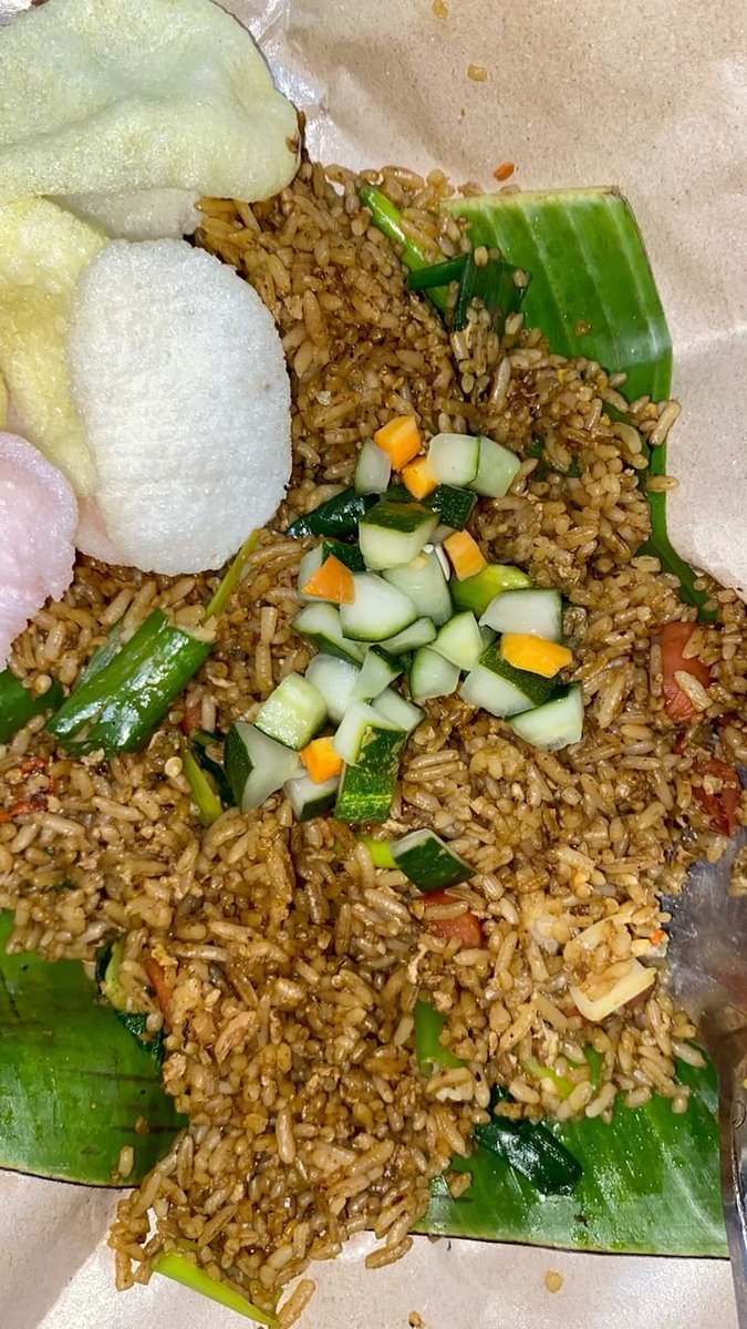 Novit_aa's tweet photo. Kalau tengah malam lapar, yang dicari nasi goreng apa mi goreng? 🤤 https://t.co/axCXhn59eo