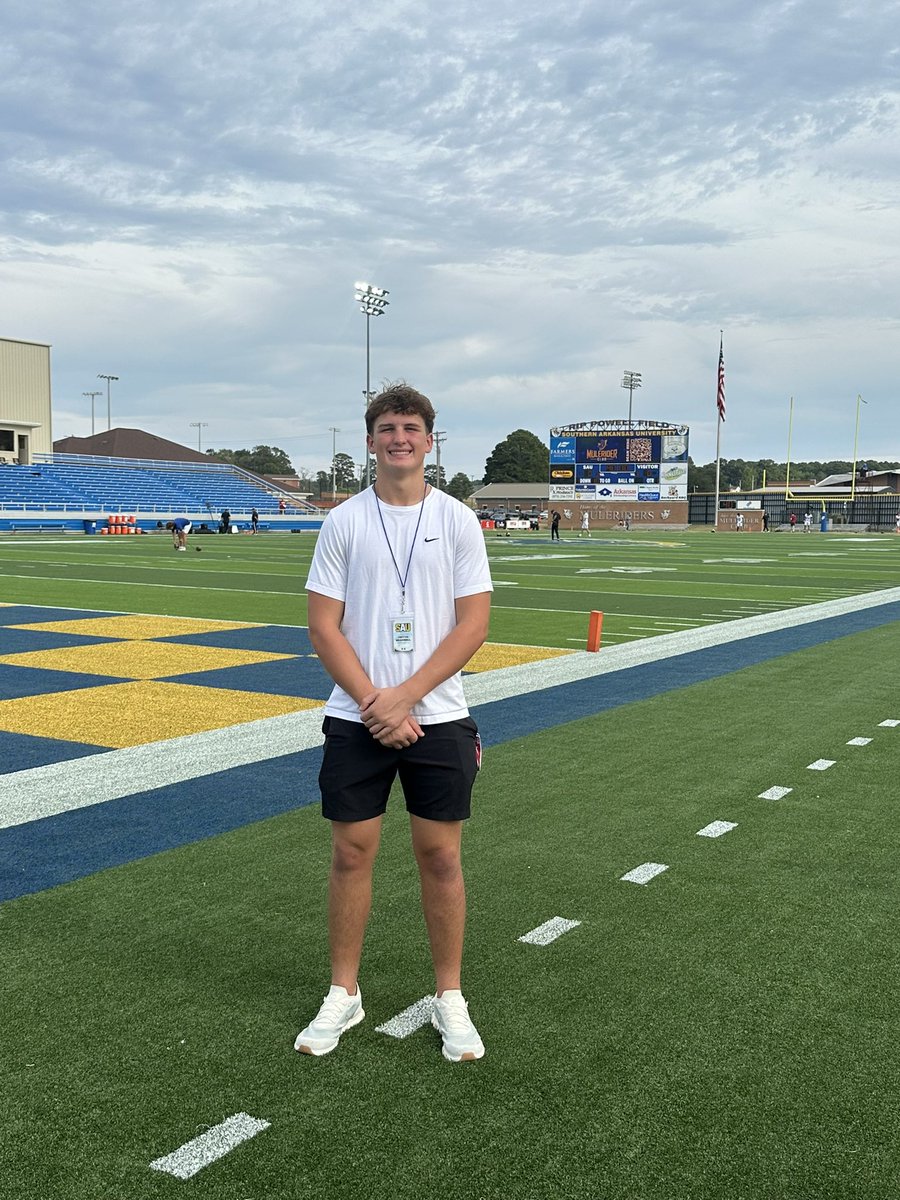 KiptynBrakebill's tweet photo. A big thank you to SAU football for having me on a game day visit! The atmosphere at this game was amazing! I am thanking God for this opportunity! All glory goes to him! @joshmills3231 @jsbrown6 @CoachBradSmiley @CoachDTeague @SAUFootball https://t.co/wNAVjanfxO