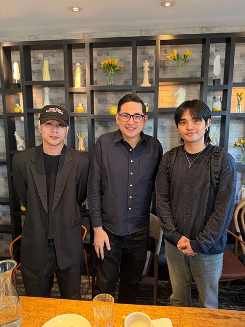 jorgesnic's tweet photo. SB19’s Pablo and Josh with Senator Bam Aquino during their meeting last May, where Josh and Pablo presented their proposed bill and shared the struggles artists and creatives face today.

Read the article here: https://t.co/8d1ZEjPJpW https://t.co/YvNcass42E