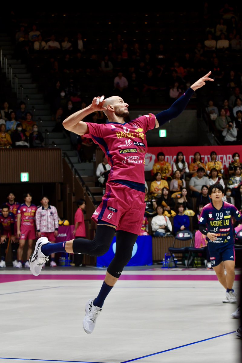 Yprxi's tweet photo. 帰ってきた‼️
愛しのバルテック‼️

#東京グレートベアーズ
#tokyogreatbears
#バルトシュクレク 選手
#bartoszkurek 選手 https://t.co/MRfRQtvNtT