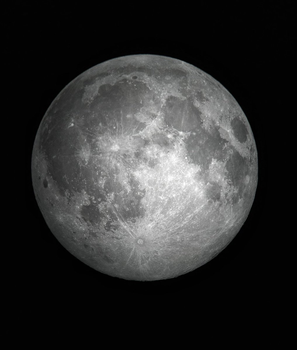 pillowspiee's tweet photo. my recent moon pics https://t.co/np681R00UB