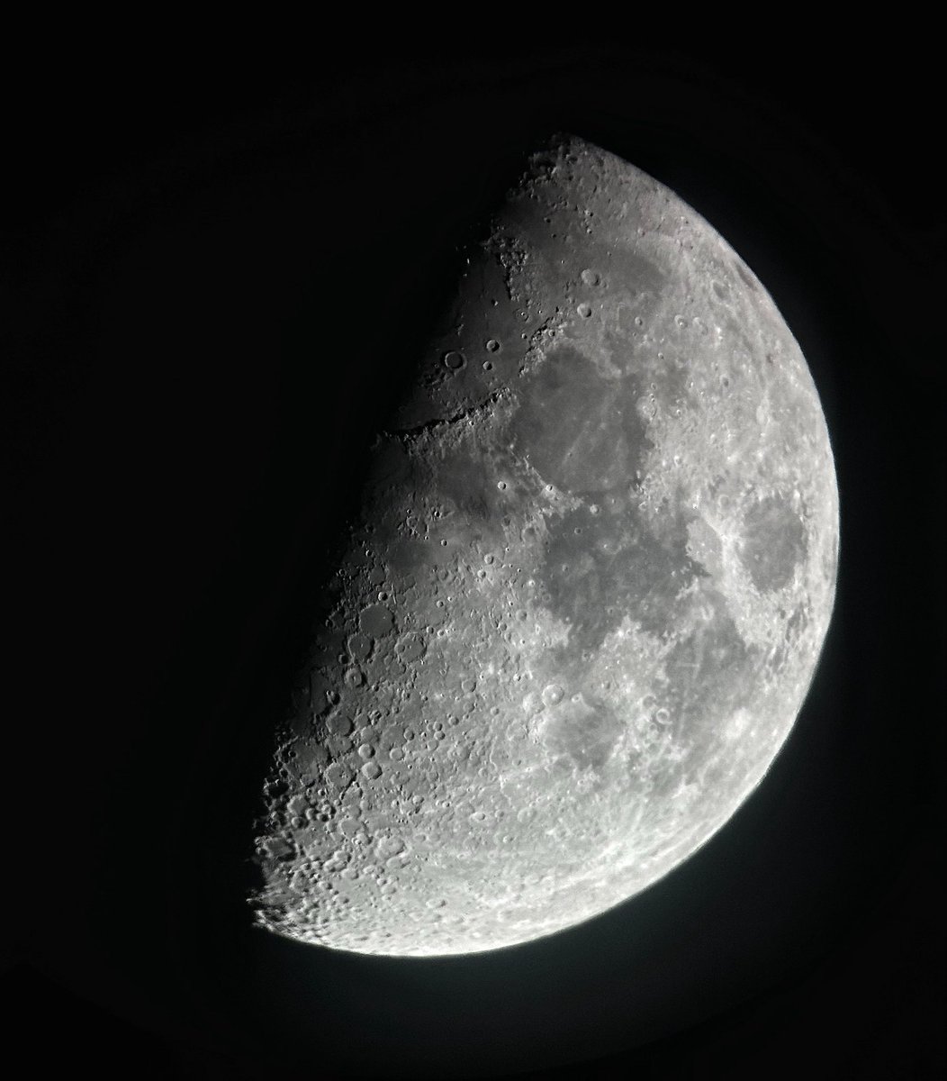 pillowspiee's tweet photo. my recent moon pics https://t.co/np681R00UB