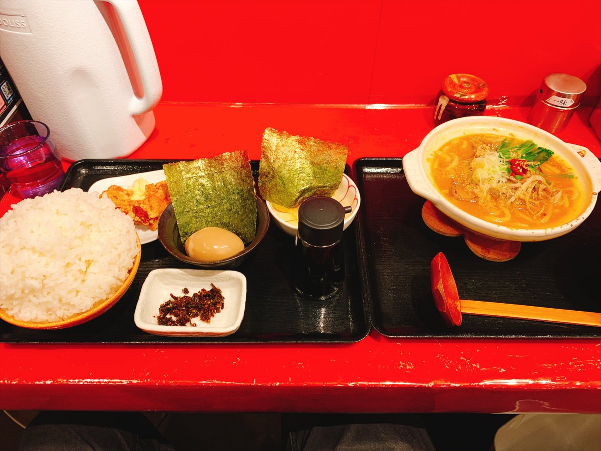 BBTengoku's tweet photo. なんなんだ？この変なＧ数での流れは？？？

って、打ってる最中はずっと疑問だった。

なんてことはない。

本前兆の１Ｇ前にレア役引いたんだ。

そして、そのレア役でＣＺ当選しちゃったもんだから

訳がわからんくなったのだった。

と、もつ煮込みうどんを食べながら考えていた��でした(о´∀`о) https://t.co/flYZE0eB0t