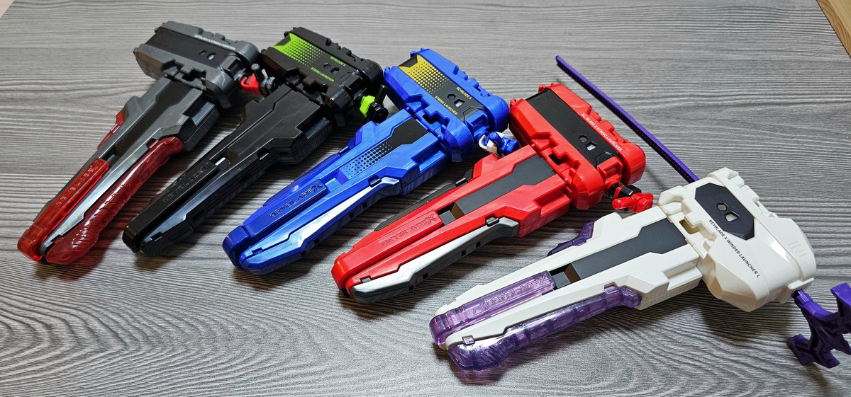 p0ebw7's tweet photo. 見た目から入るタイプ
10日発売の白紫のストリングランチャー絶対欲しい… https://t.co/eMkf4pmHKV