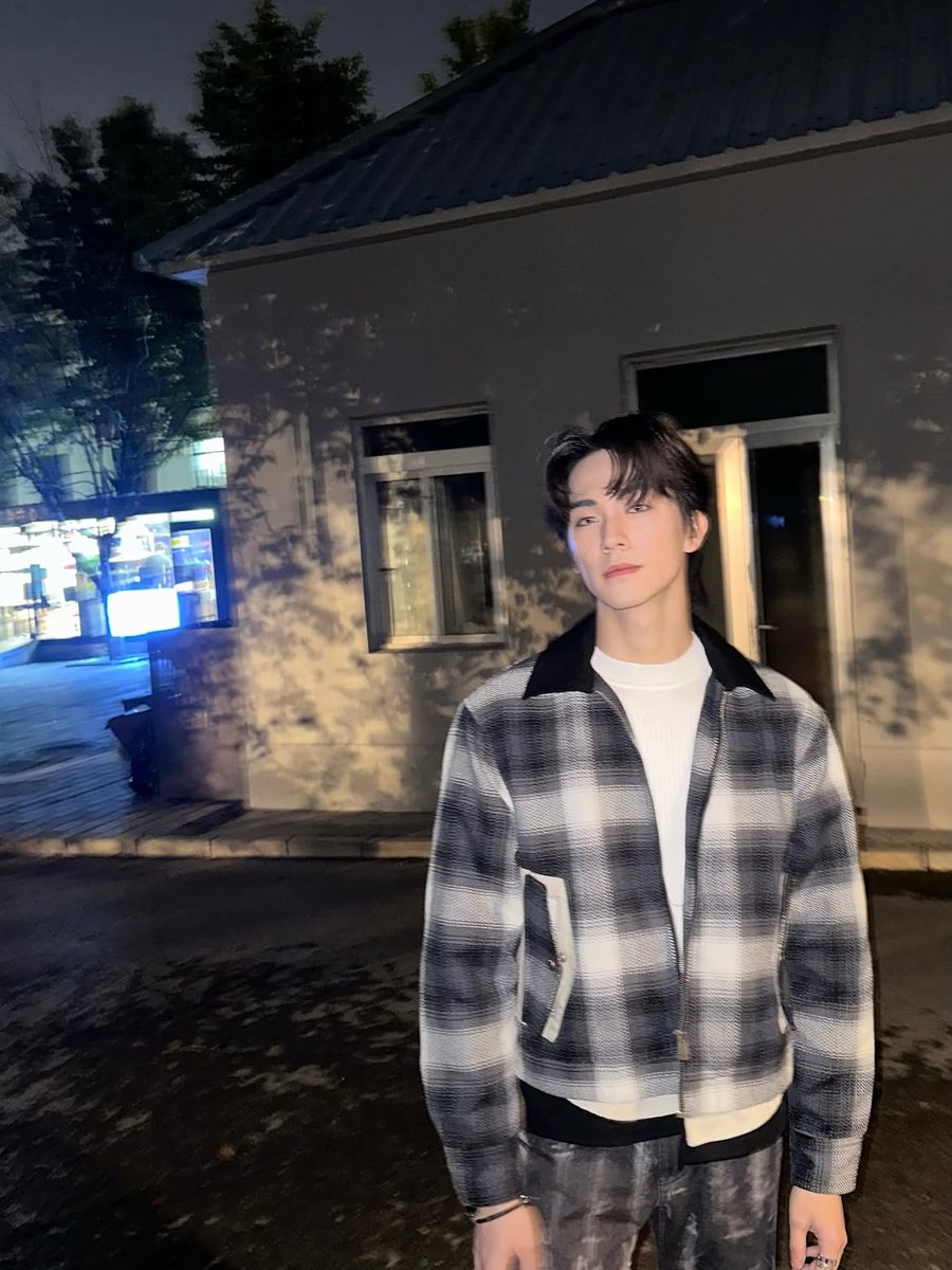 xo_LocKed's tweet photo. 261001 레오 인스타그램
#彭梓燁Leo #PengZiye https://t.co/SjQYUC07I6
