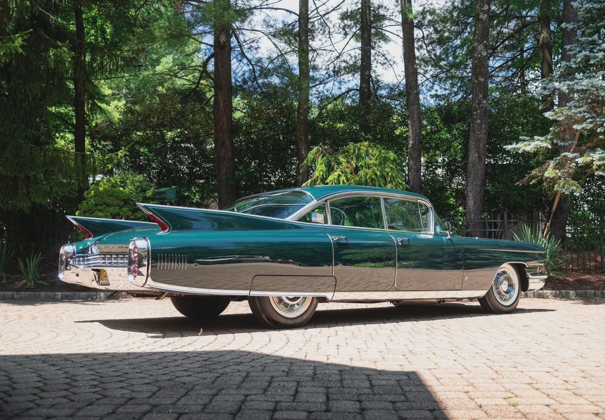 lippyent's tweet photo. 1960 Cadillac Fleetwood Sixty Special! Throwback Thursday  🔙 🕒 🔥!! https://t.co/F61yGhvspy