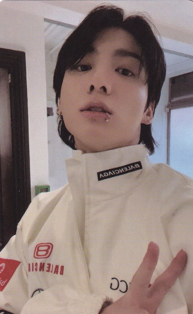 sirenjimins's tweet photo. jungkook photocards i would kill for — part one https://t.co/r80OV1WsQ6