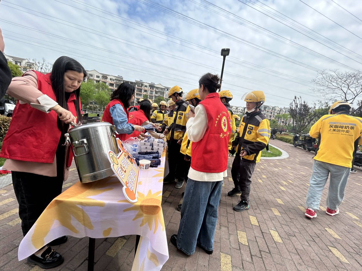 willi_sher250's tweet photo. Meet those who dare, who aim to be accurate, and the ones I hold dear in Puxin. It’s here my heart feels the warmest. https://t.co/6WofwEKr1O